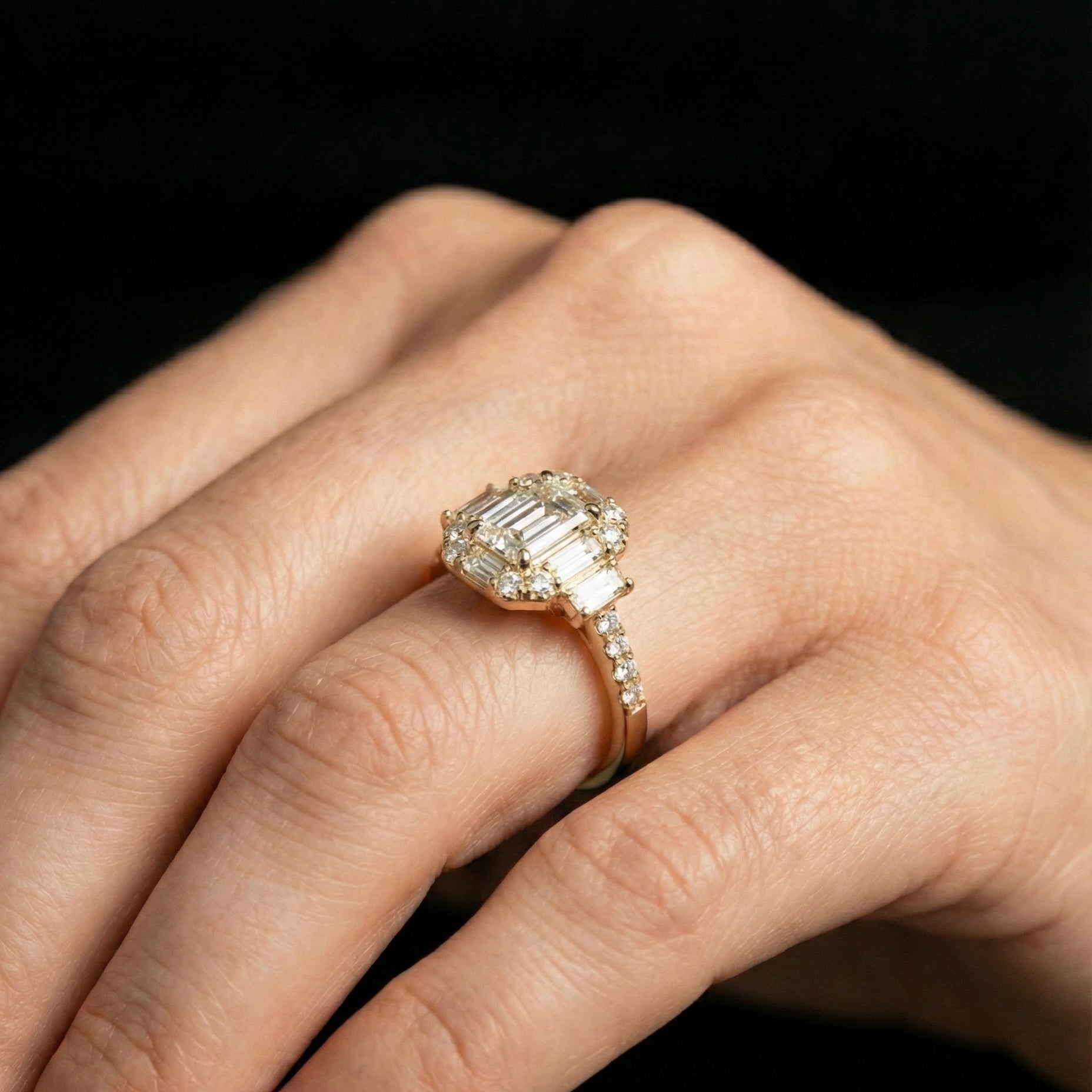 Regalia Émeraude Halo Ring - Auvra Diamonds