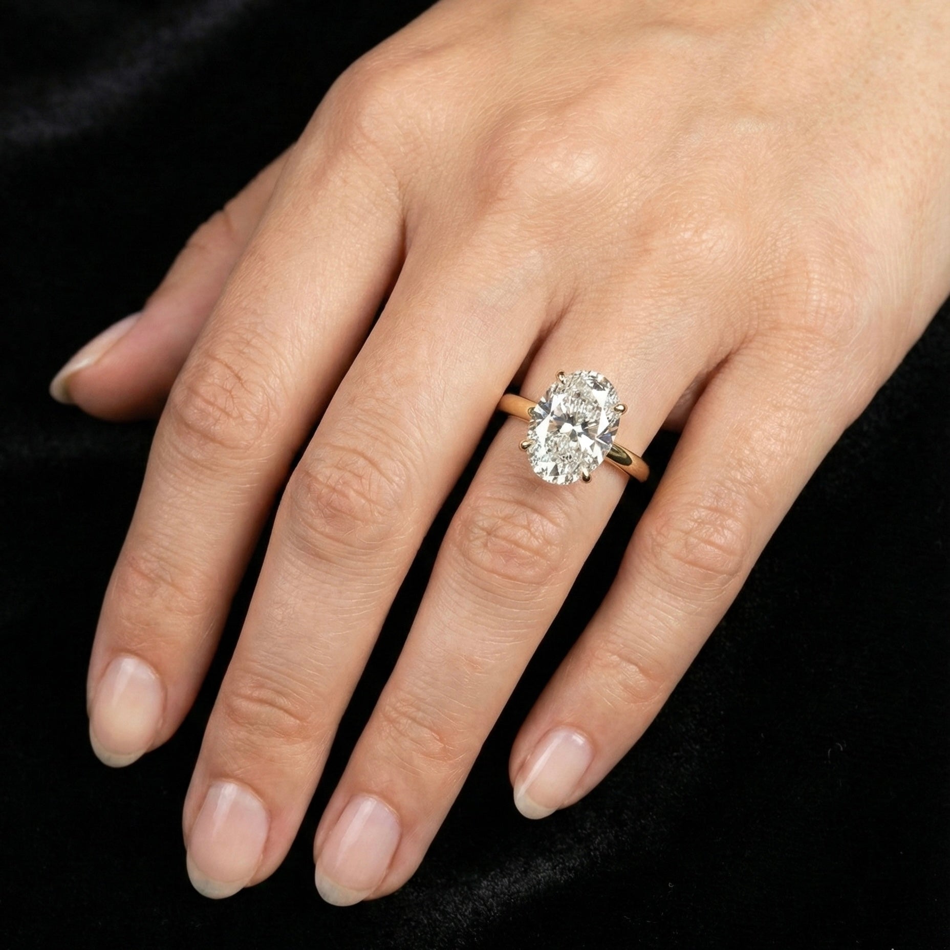 Aurélia Oval Grace Ring - Auvra Diamonds