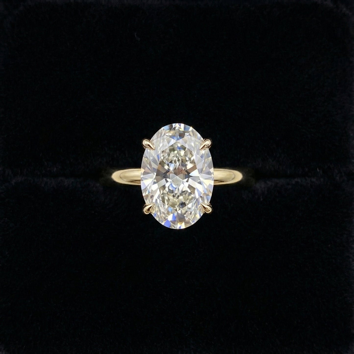 Aurélia Oval Grace Ring - Auvra Diamonds