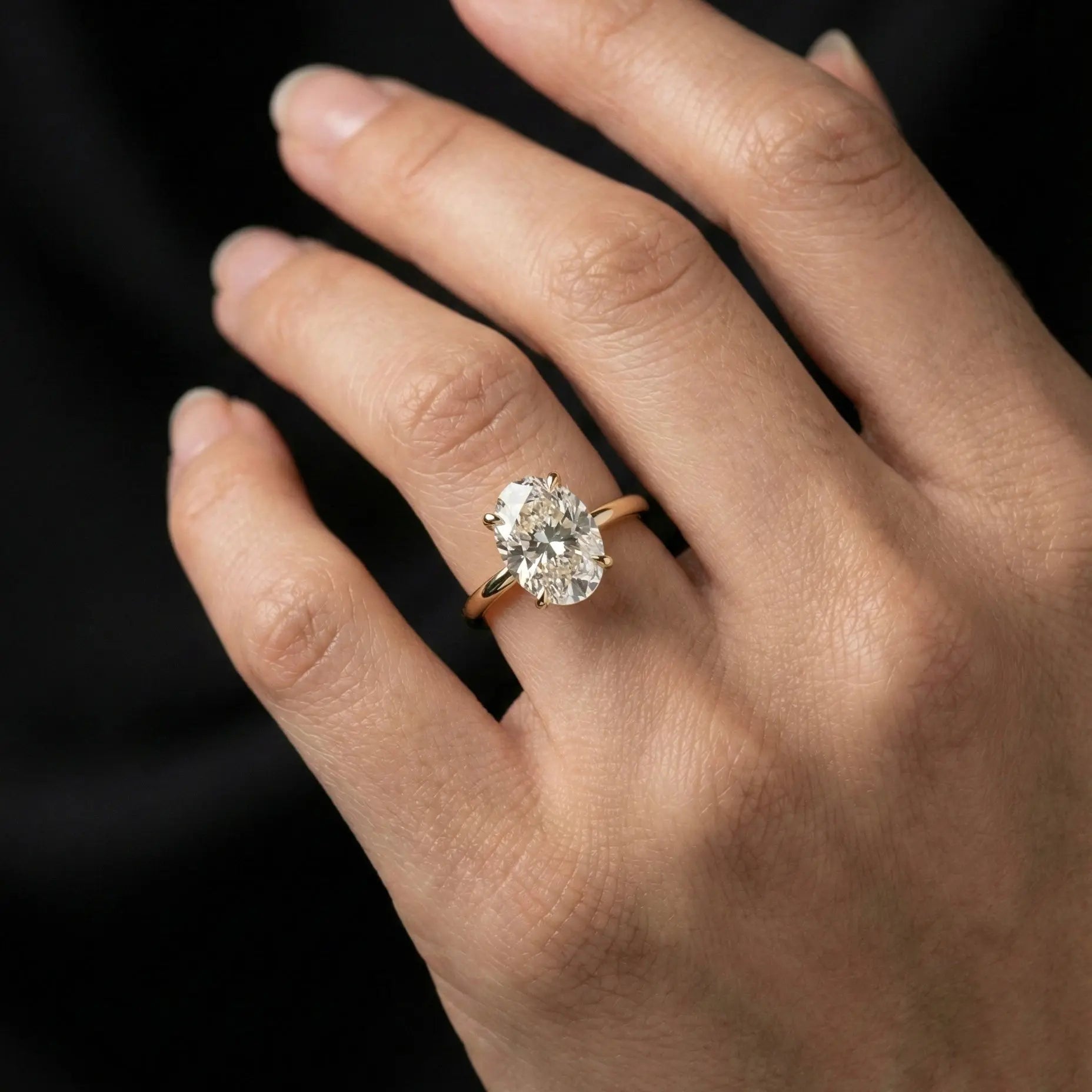 The Classic Oval Ring - Auvra Diamonds