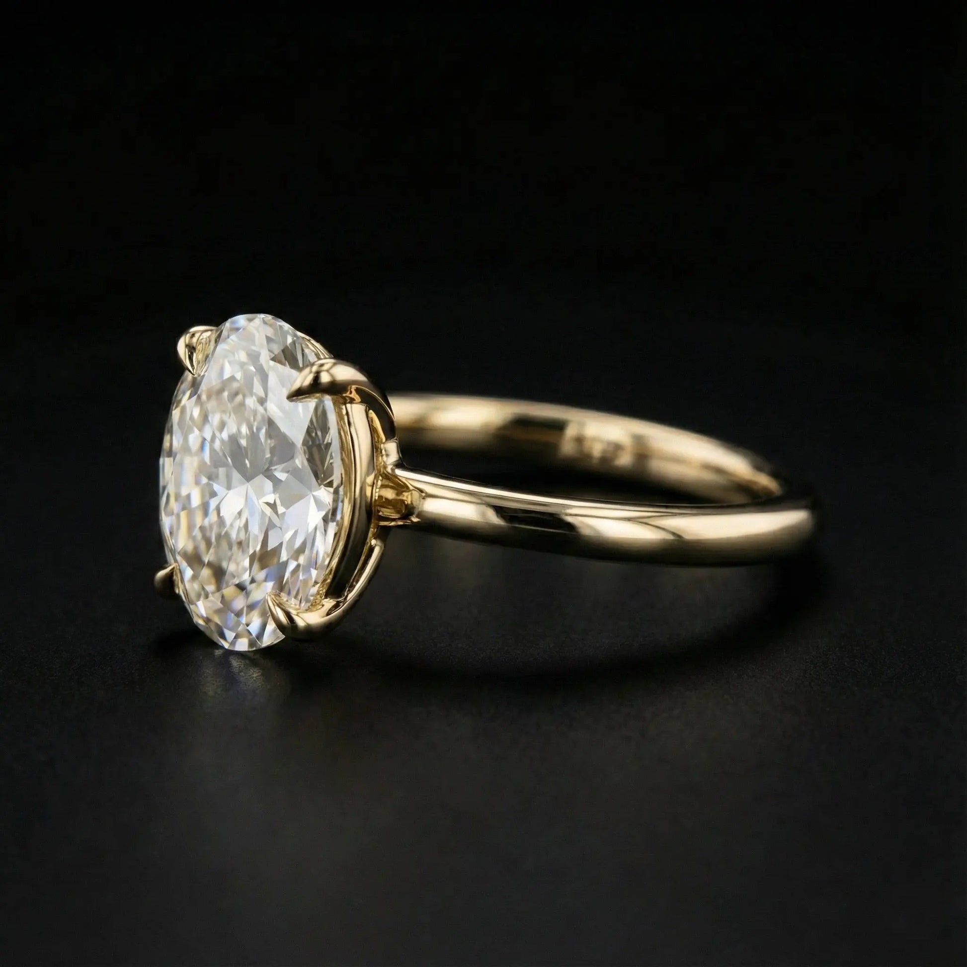 The Classic Oval Ring - Auvra Diamonds