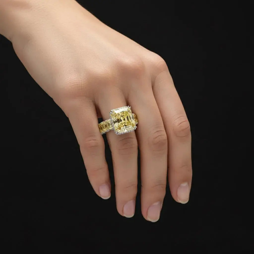 The Golden Zenith Ring - Auvra Diamonds The Golden Zenith Ring - Auvra Diamonds The Golden Zenith Ring Auvra Diamonds Ring jesrxs-2i.myshopify.com the-golden-zenith-ring